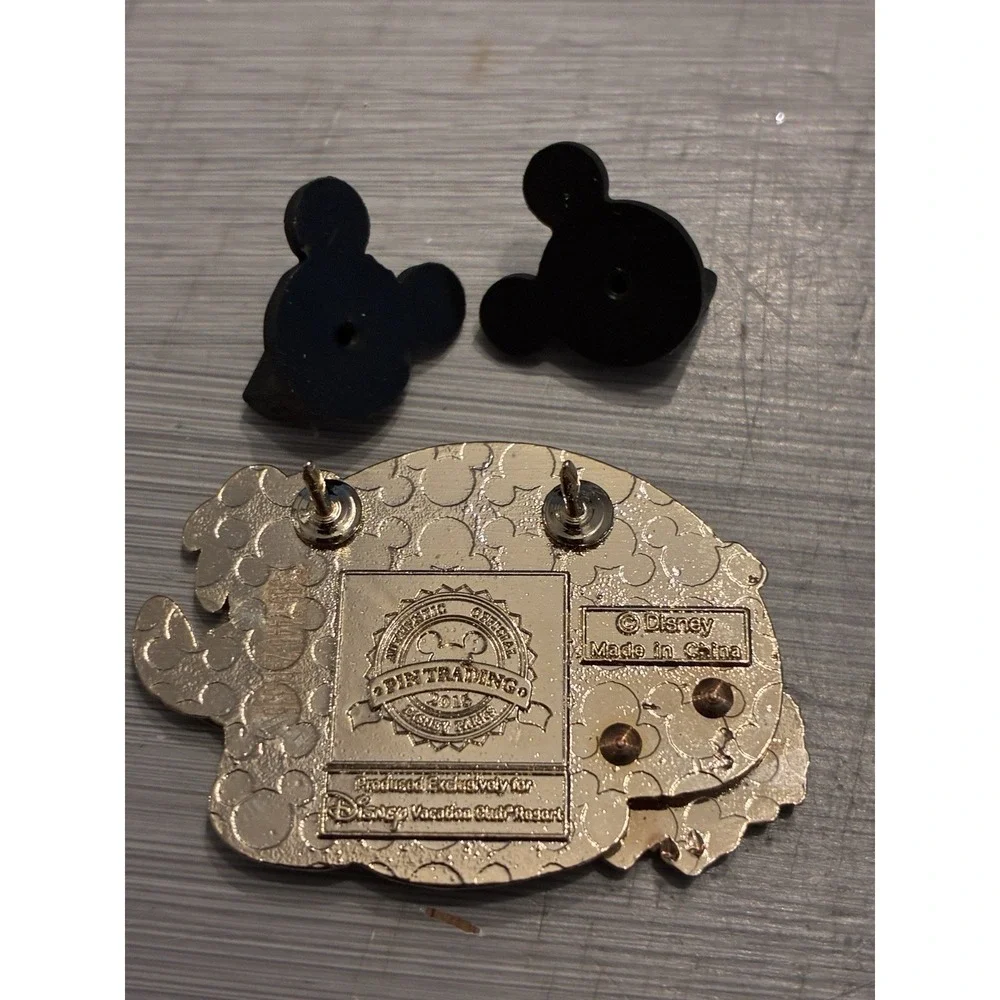 Disney Pin 2015 LILO & STITCH Polynesian Villas and Bungalows Resort Exclusive